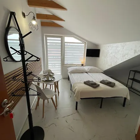 Zachary 홈스테이